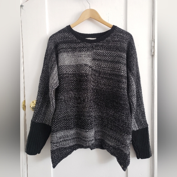 Emu Sweaters - Emu Australia 100% Merino Wool Black Gray Women's Sweater Dark Minimalist